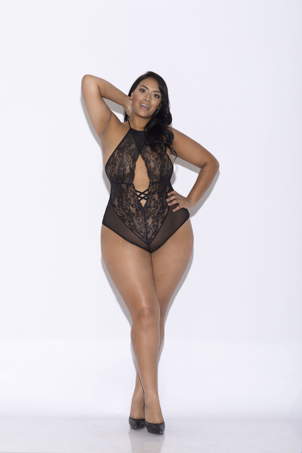 1dsVWu4F2wvobrXr8ceTuDtJfB91DFvg Lace and Mesh Halter Teddy - Queen Size - Black - Image 1